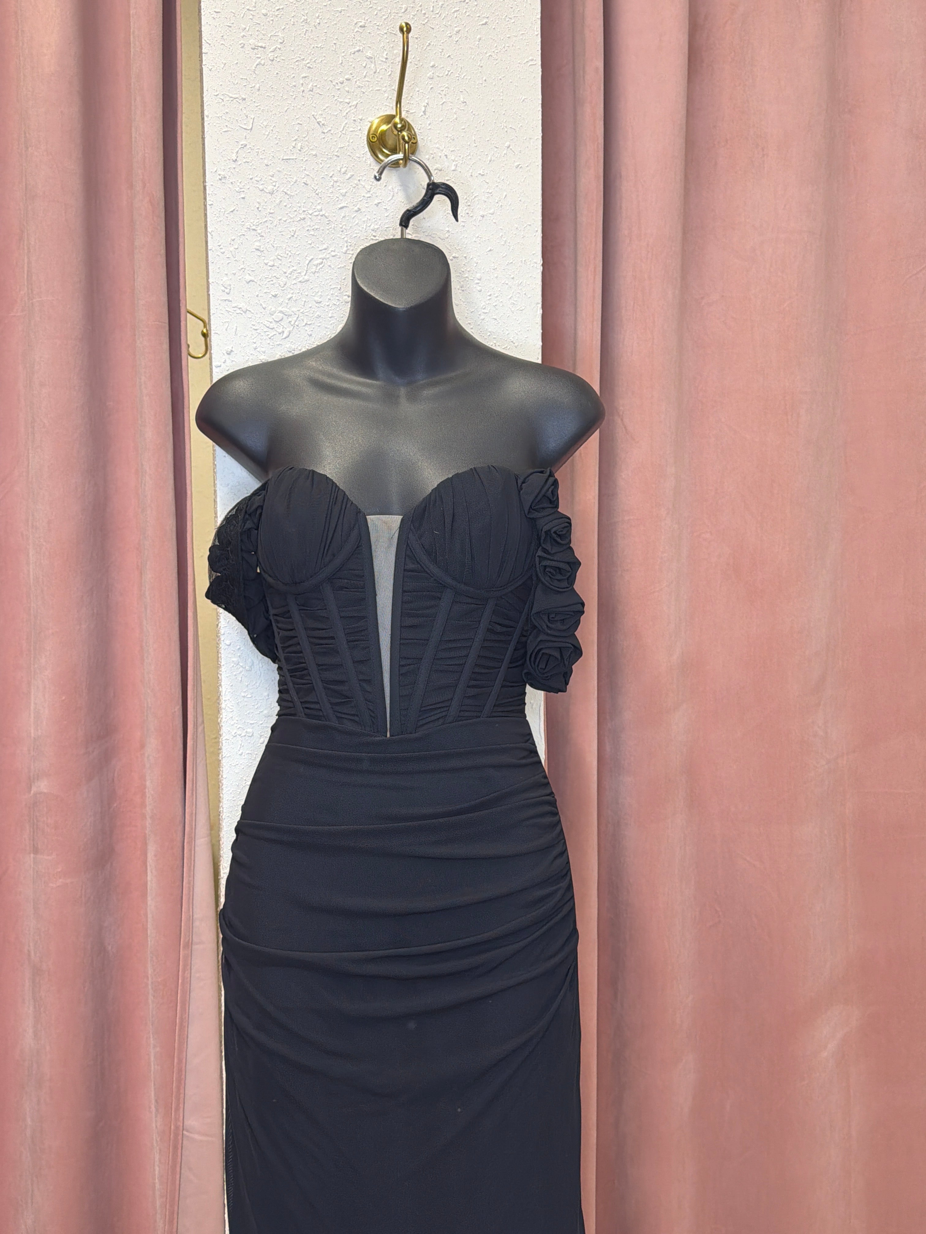 90391/Black/2/Abby Paris