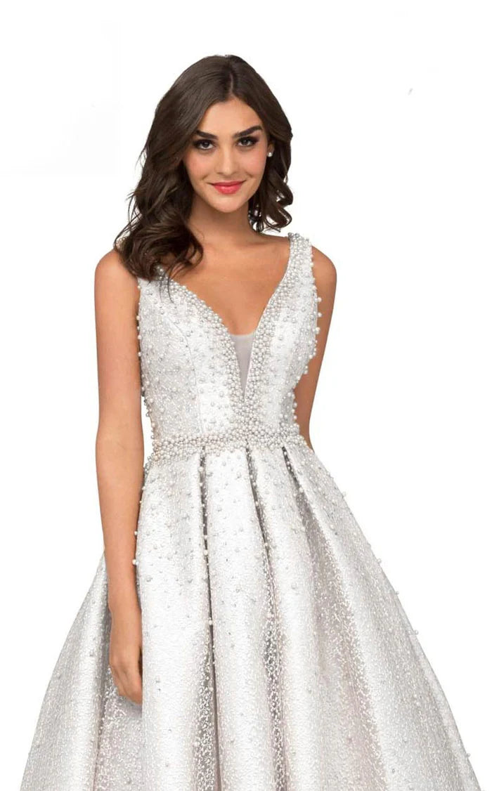 1409 / Platinum / Size 6 / Cecilia