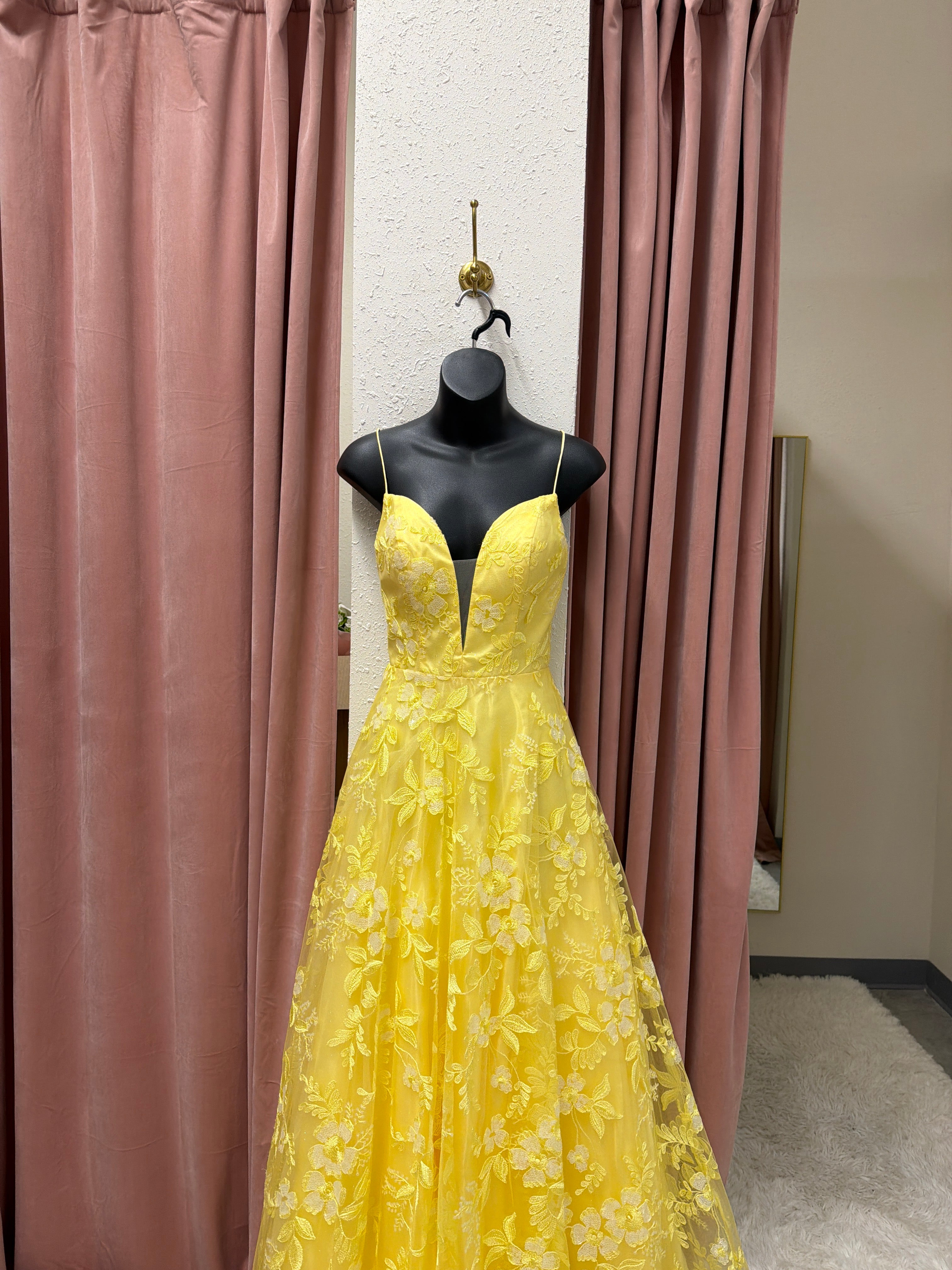 E1175 / Yellow / 0 / Nox Anabel