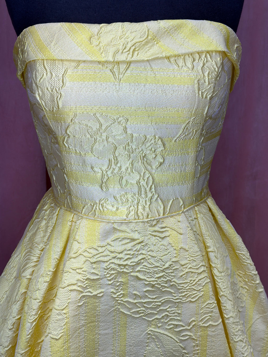 4017/yellow/12/rachel Allan