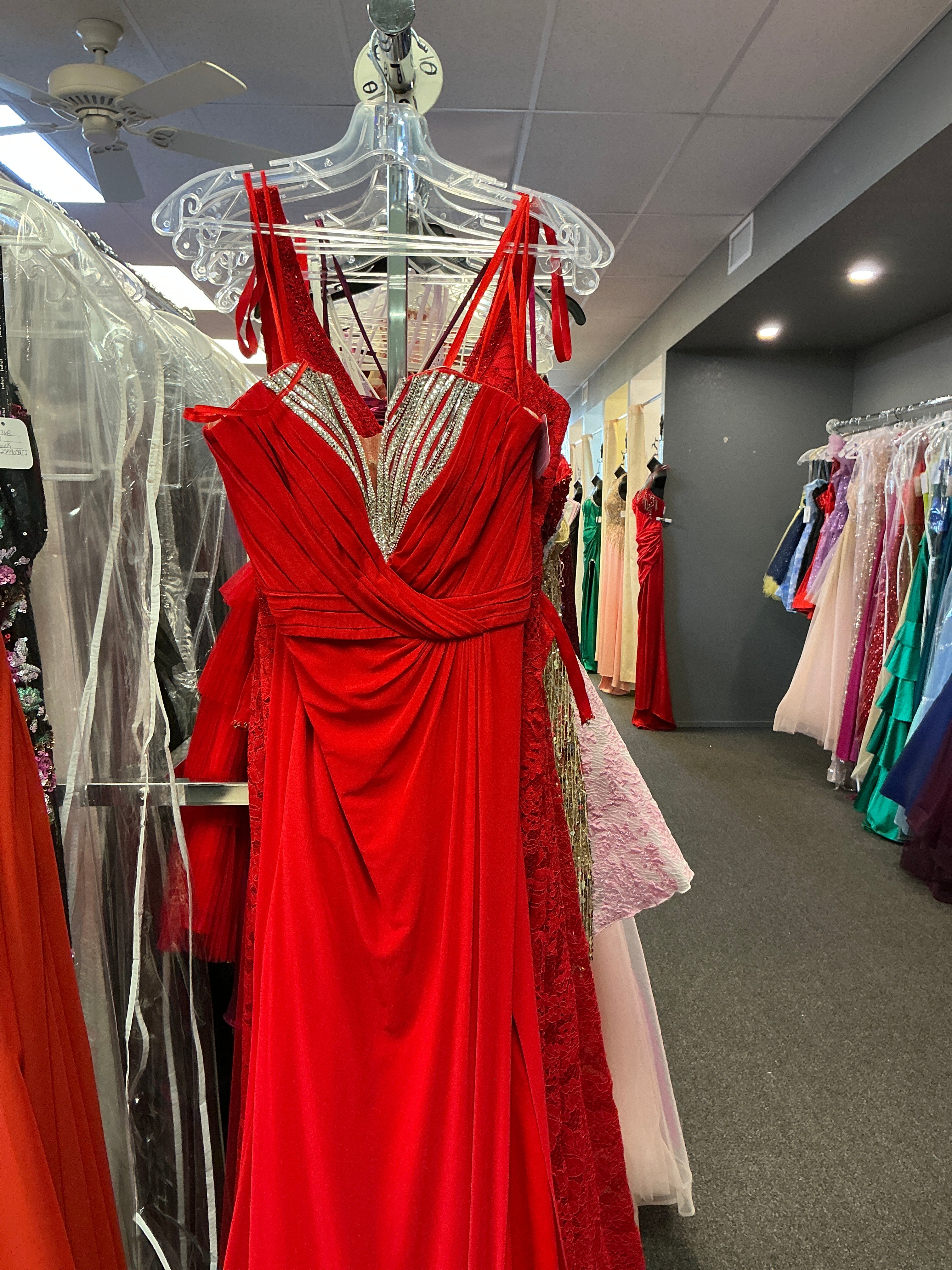 22136/red/6/La Femme