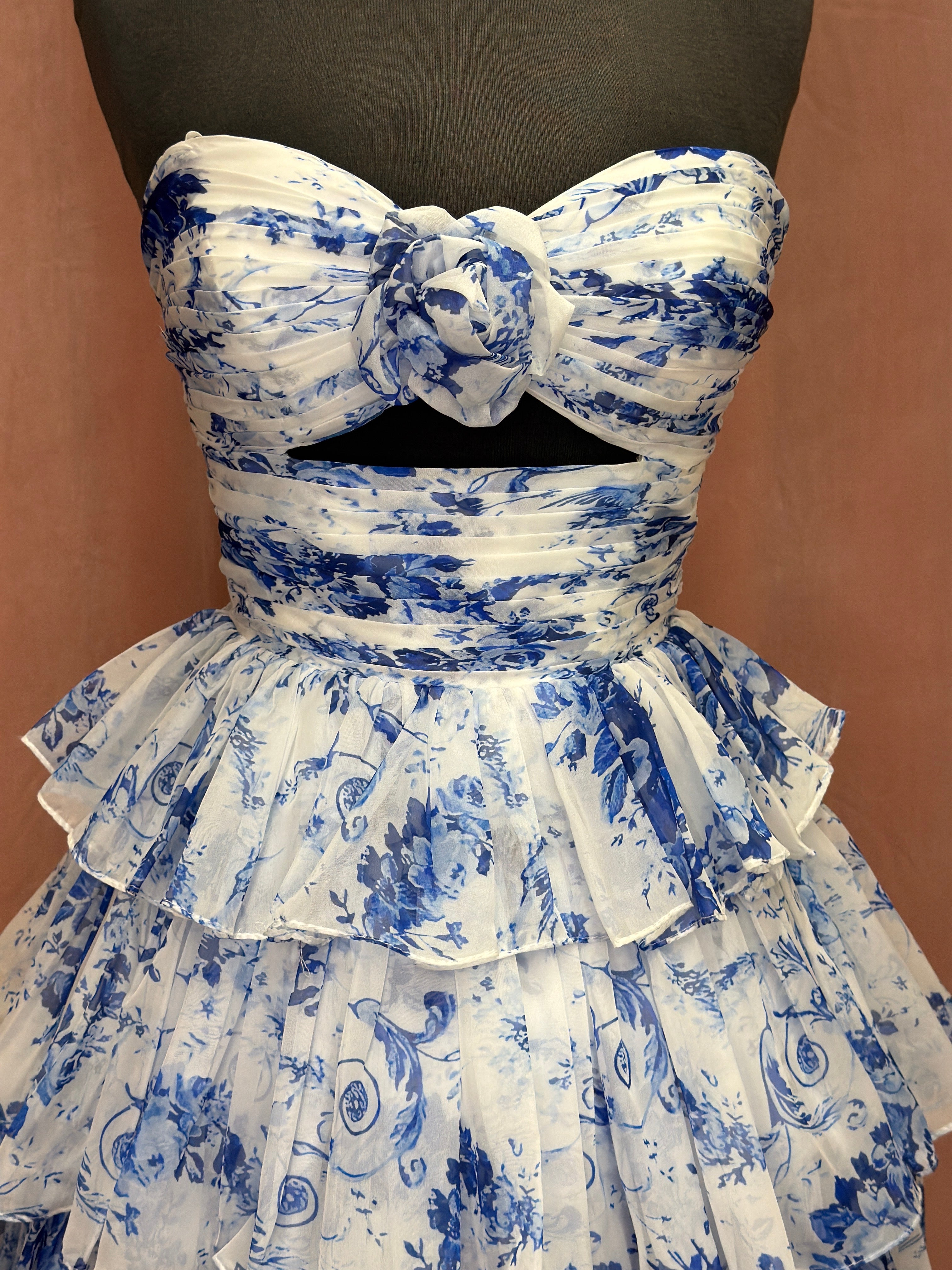 R1175 / Blue / 4 / Nox Anabel