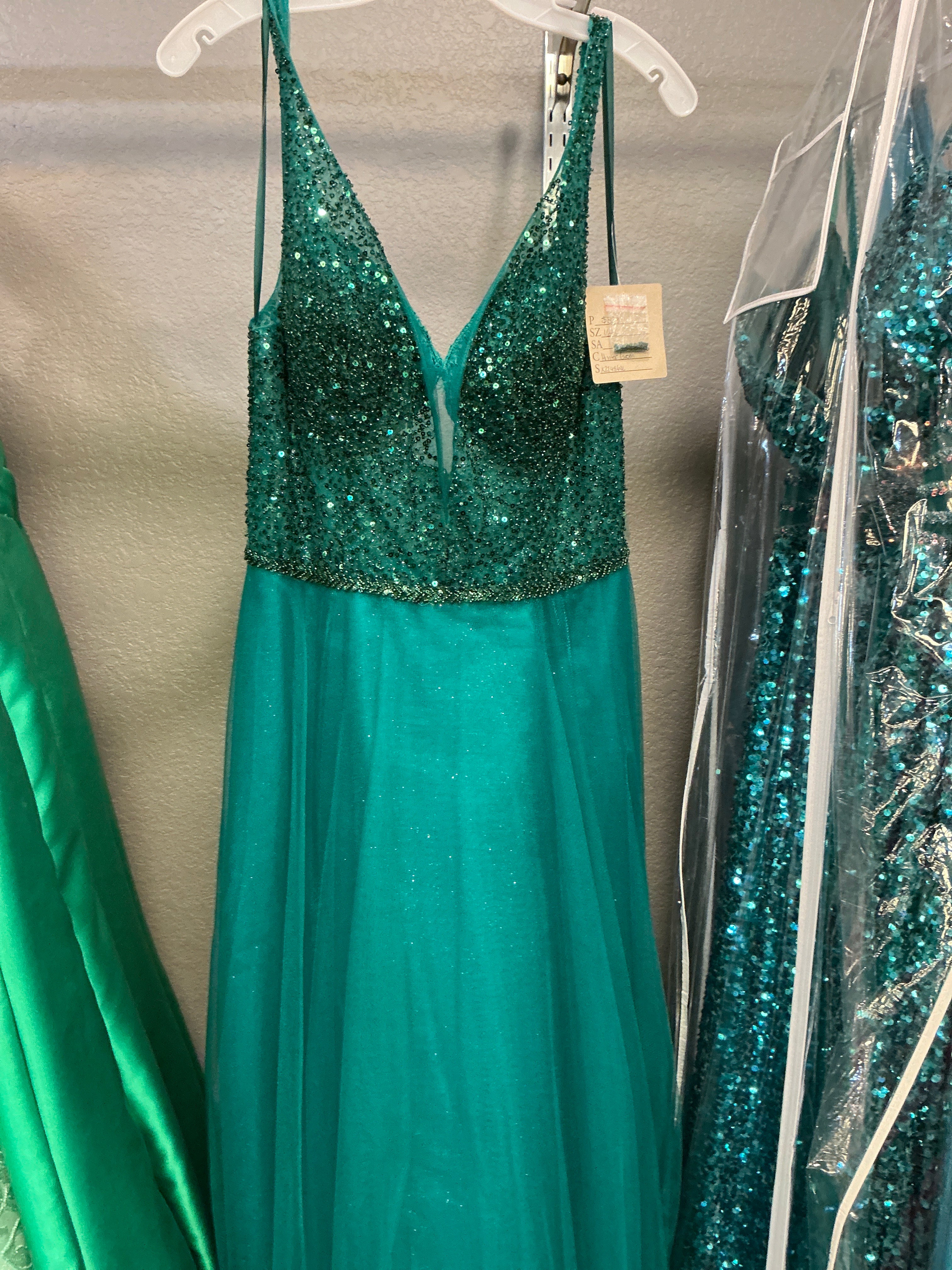 L268422x / Hunter Green / 16 / Coya