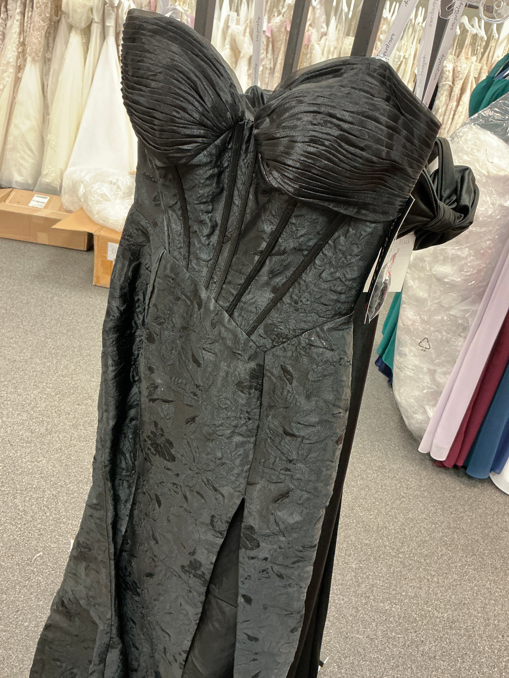 42313/ Black/ Size 4/ Ava Presley