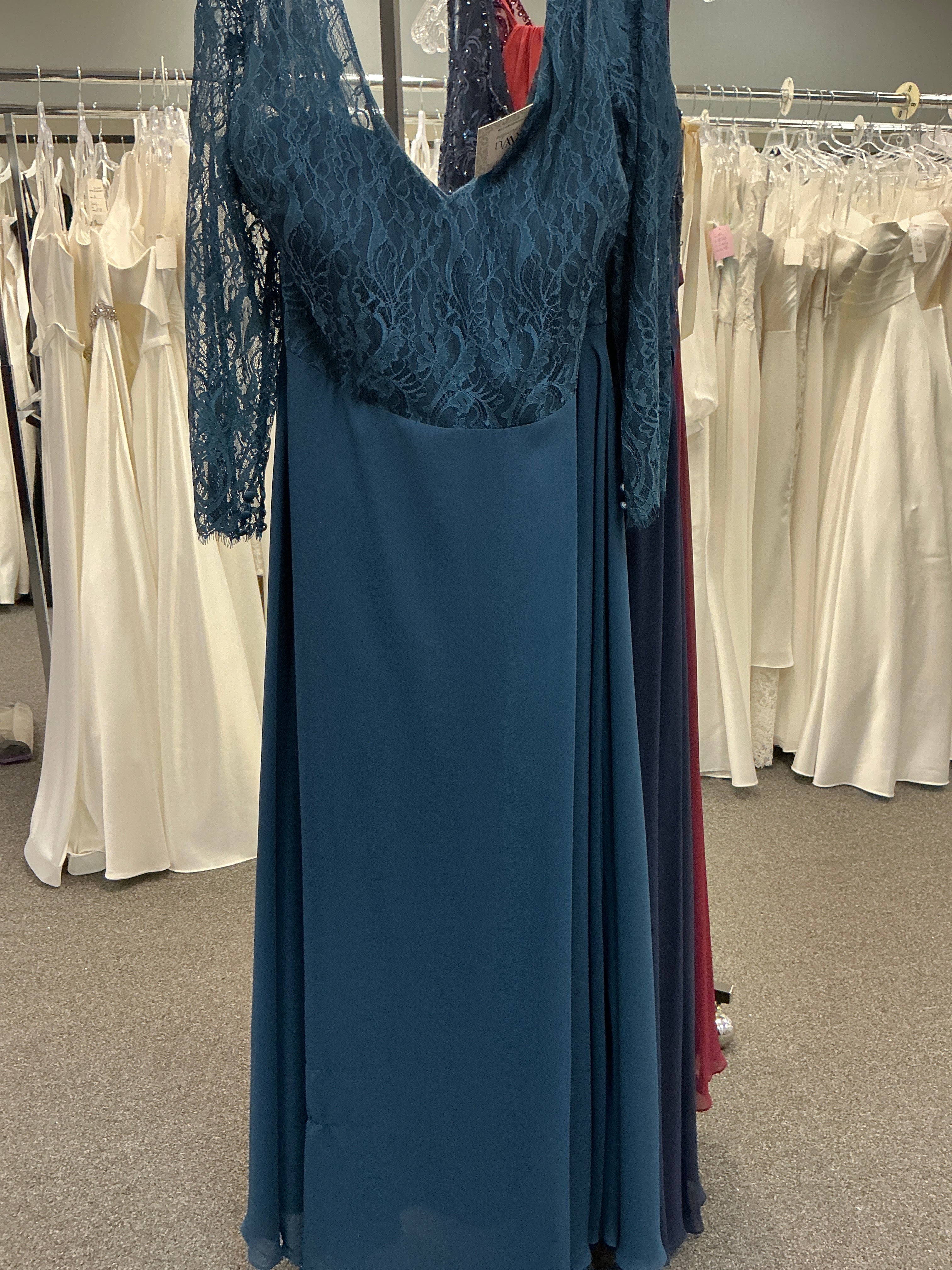 91022/navy/24/christina Wu