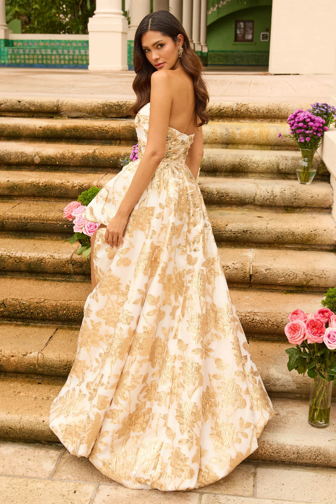 42344/White & Gold/Size 0/Ava Presley