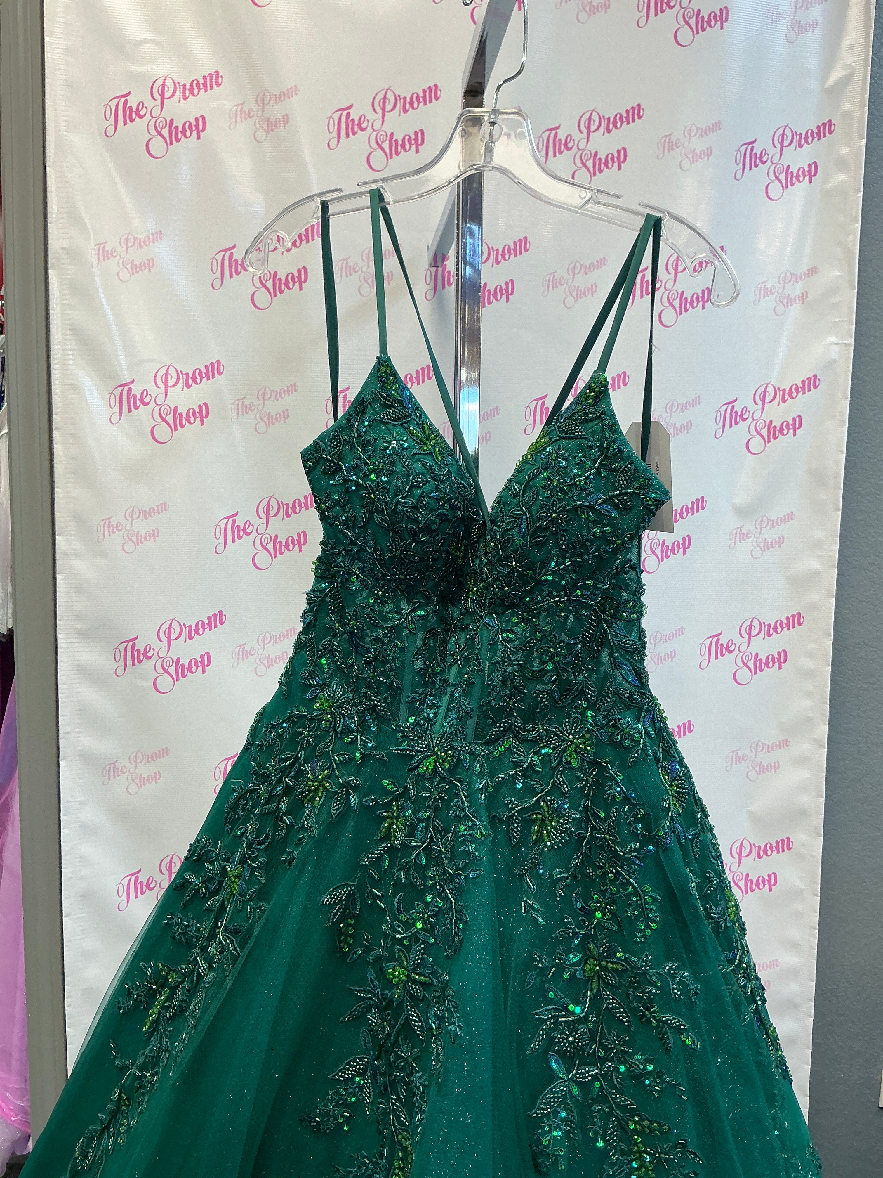 H1883/ Emerald/ size 8/ Nox