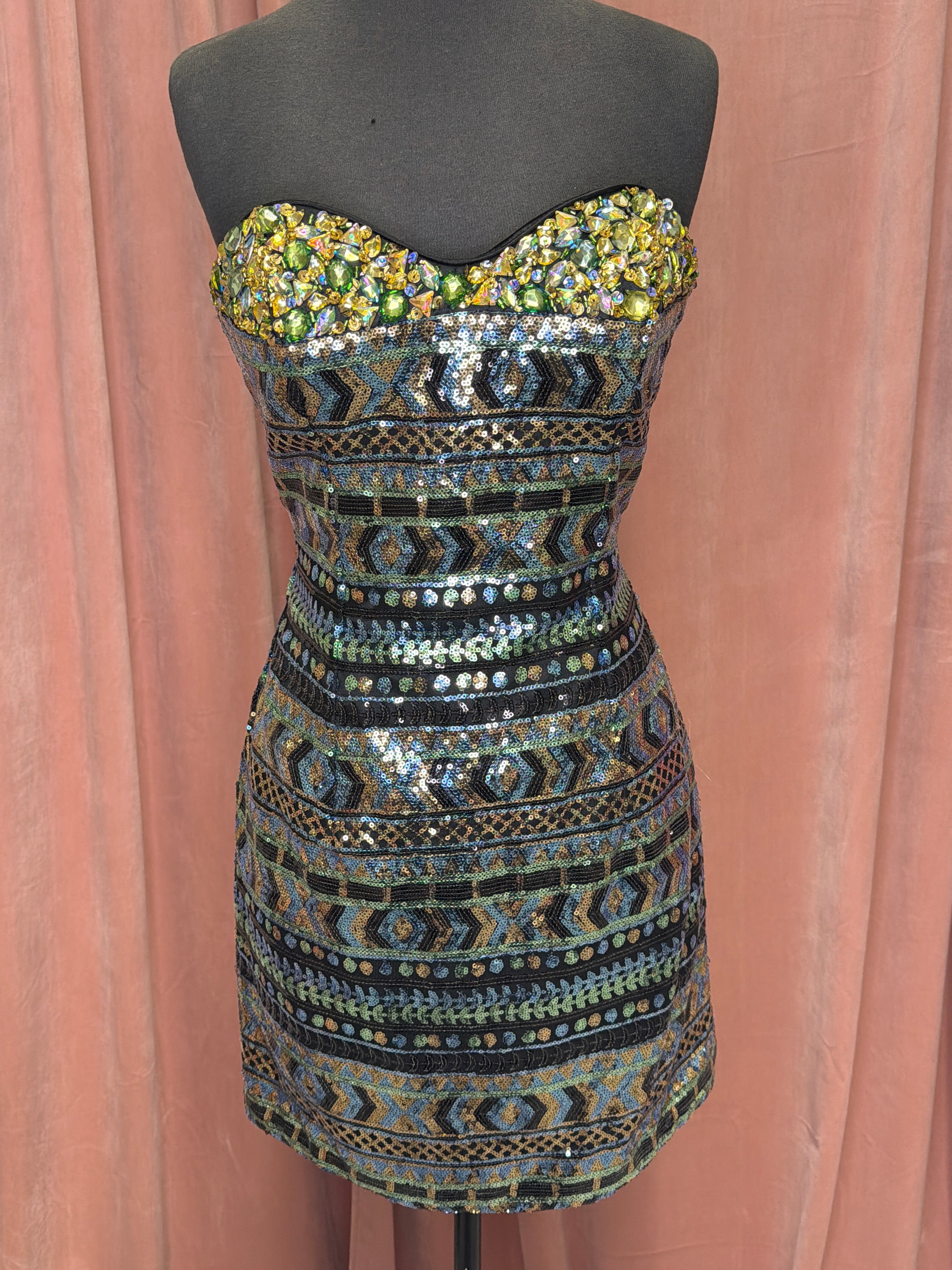 8276 / Multi / 4 / Precious Formals