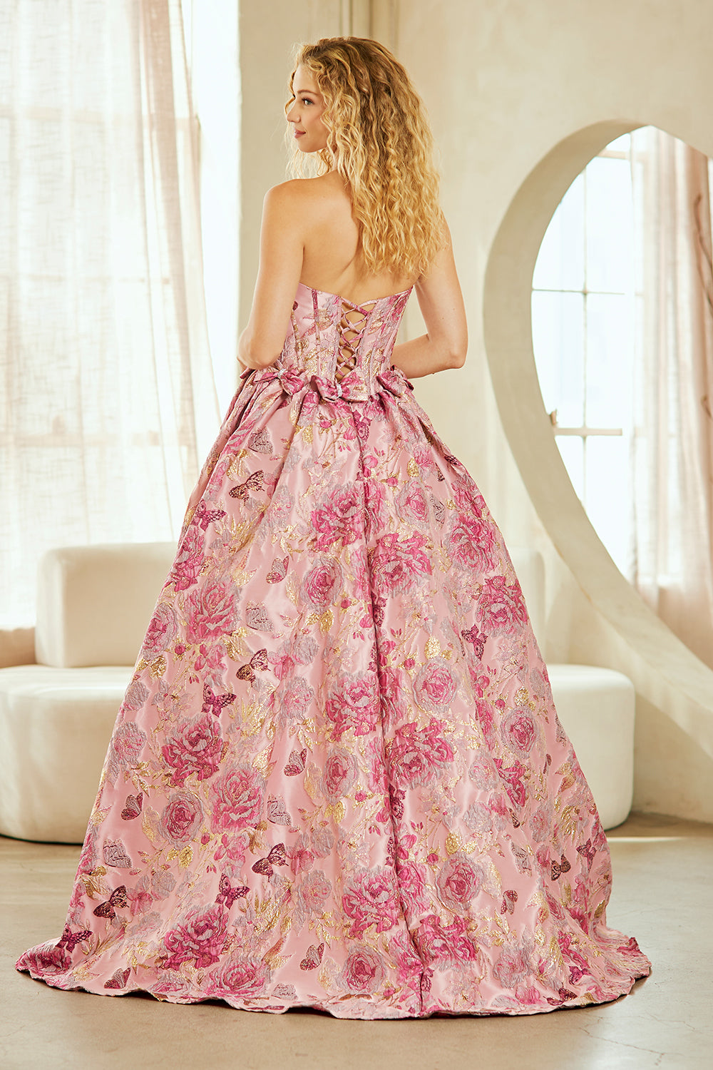 8068 / Pink / Size 8 / Amelia