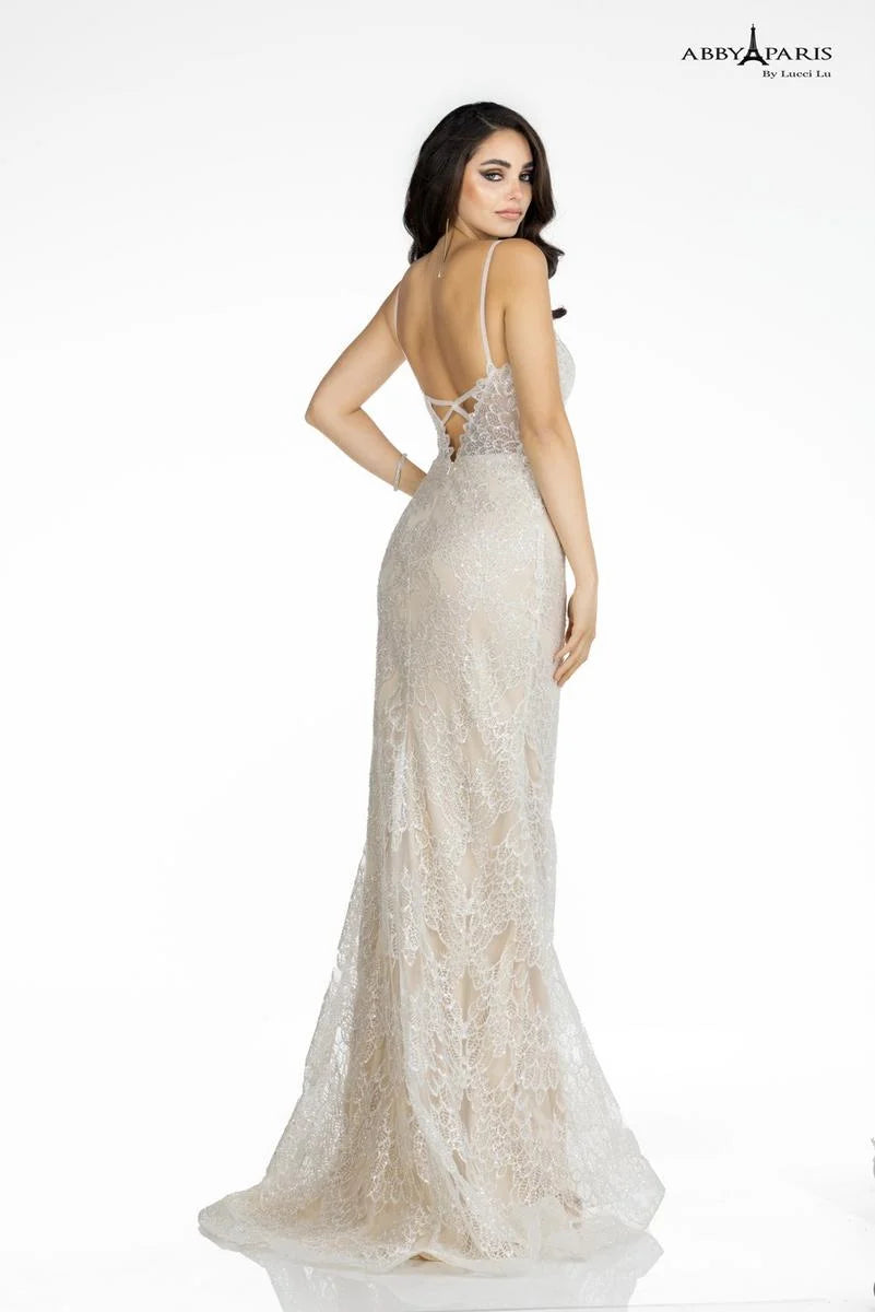 90084 / Ivory / Size 4 / Abby Paris