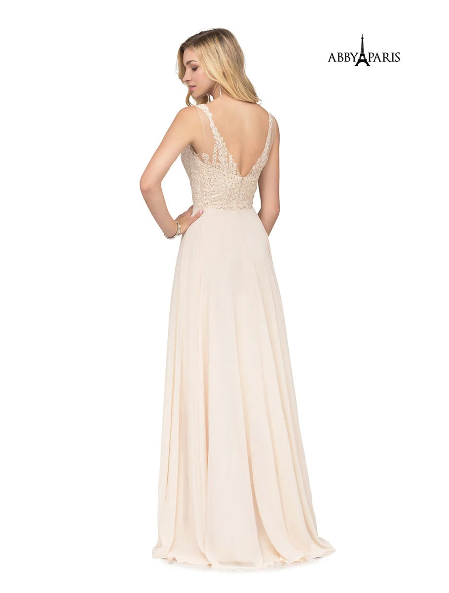 981074/ Champagne / size 18 / Abby Paris