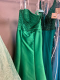 8611xx / Green / 16 / Tony Bowls