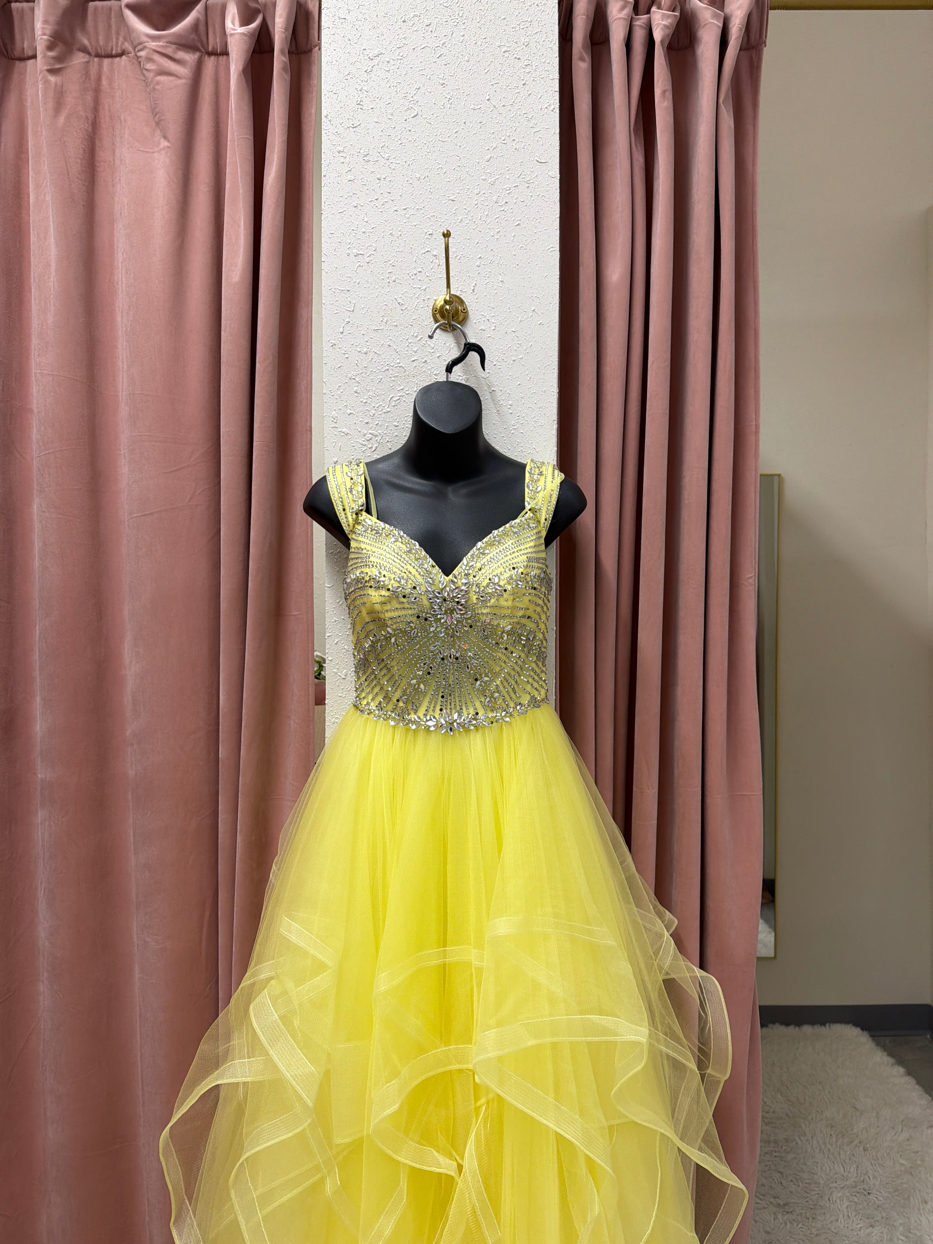9746  / Yellow / 0 / Pink