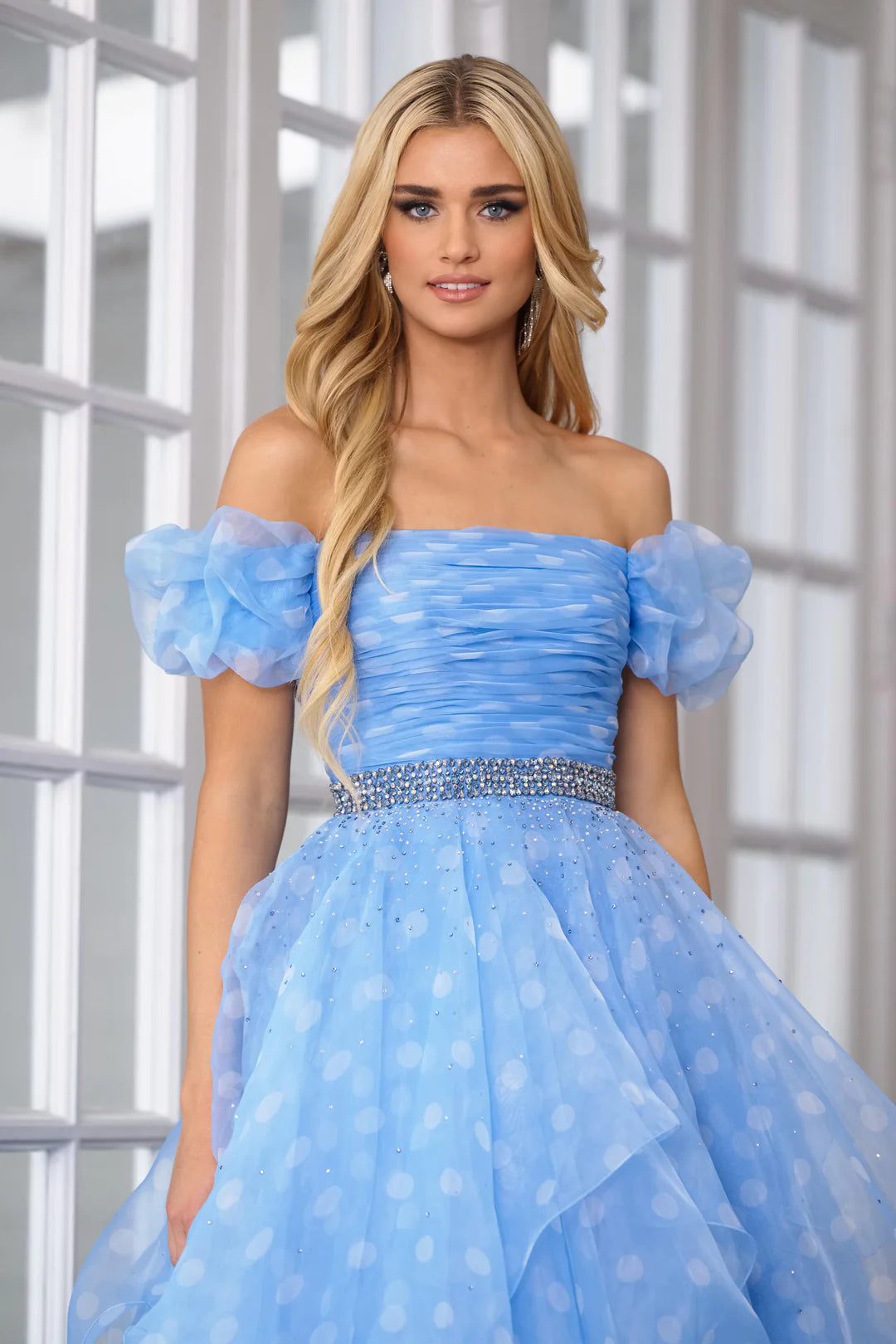 39318/ Light Blue/ Size 6/ Ava Presley