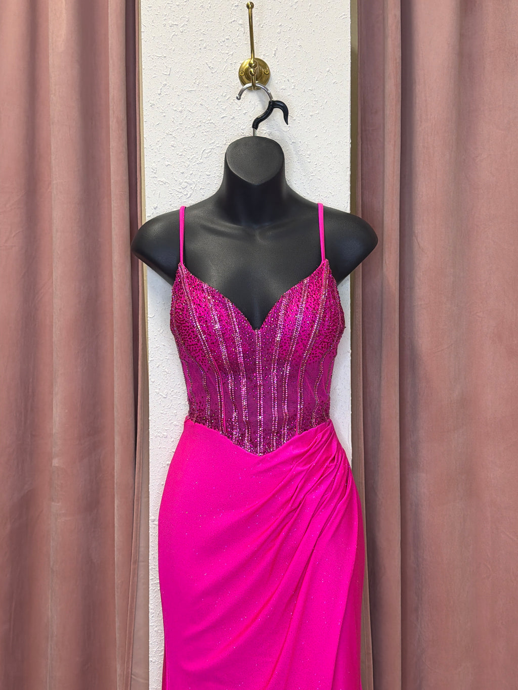 353242 / Hot Pink / 2 / Colors