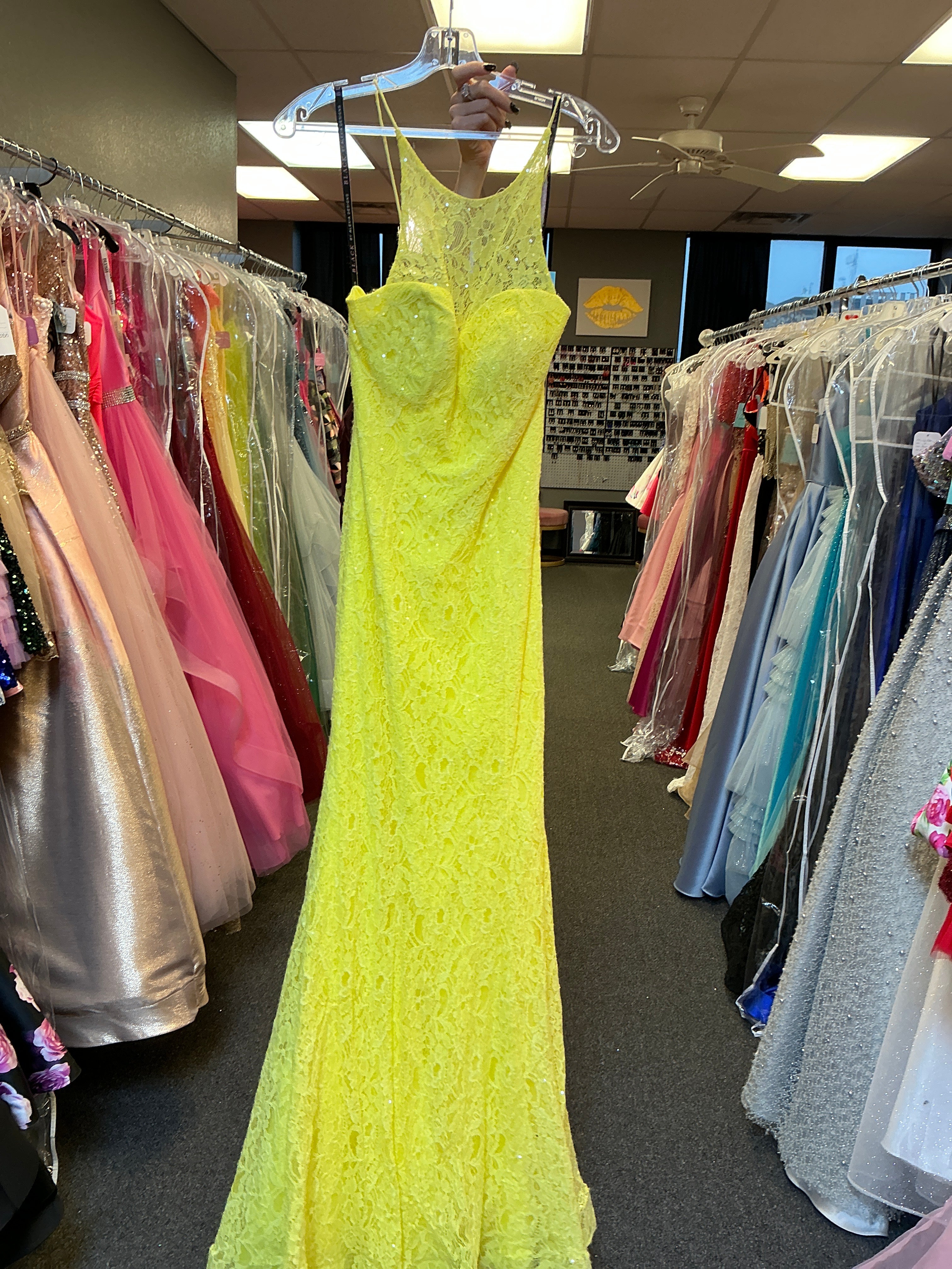 1221 / Yellow / 4 / Alexia