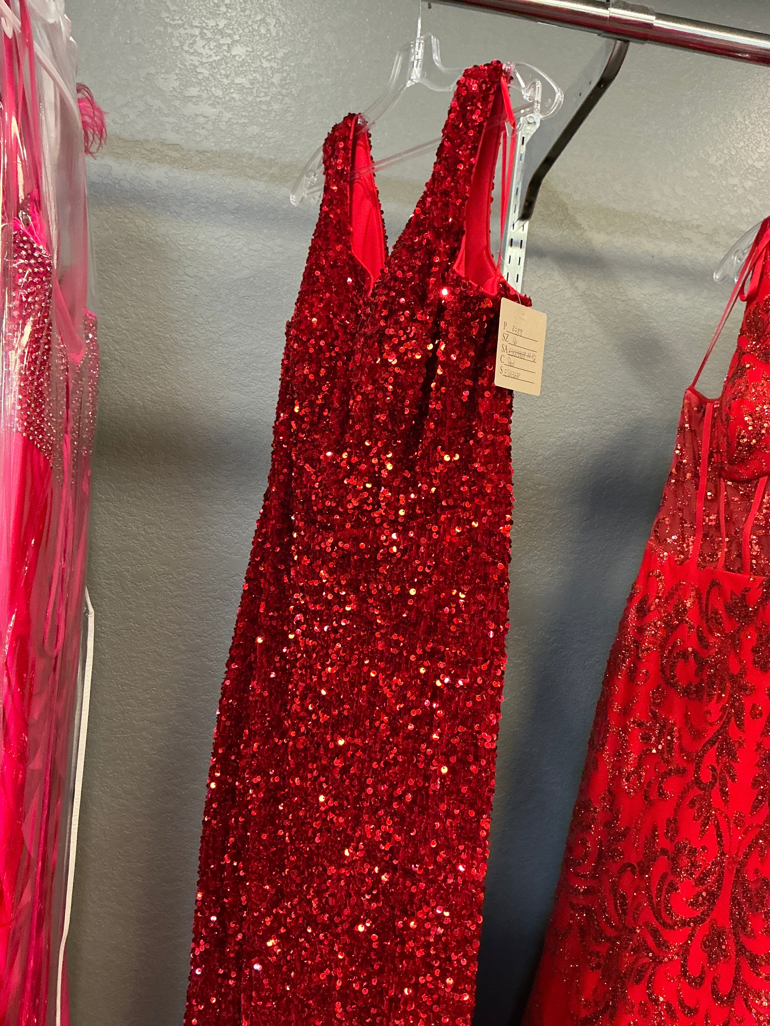 822322E / Red / 16 / Athena