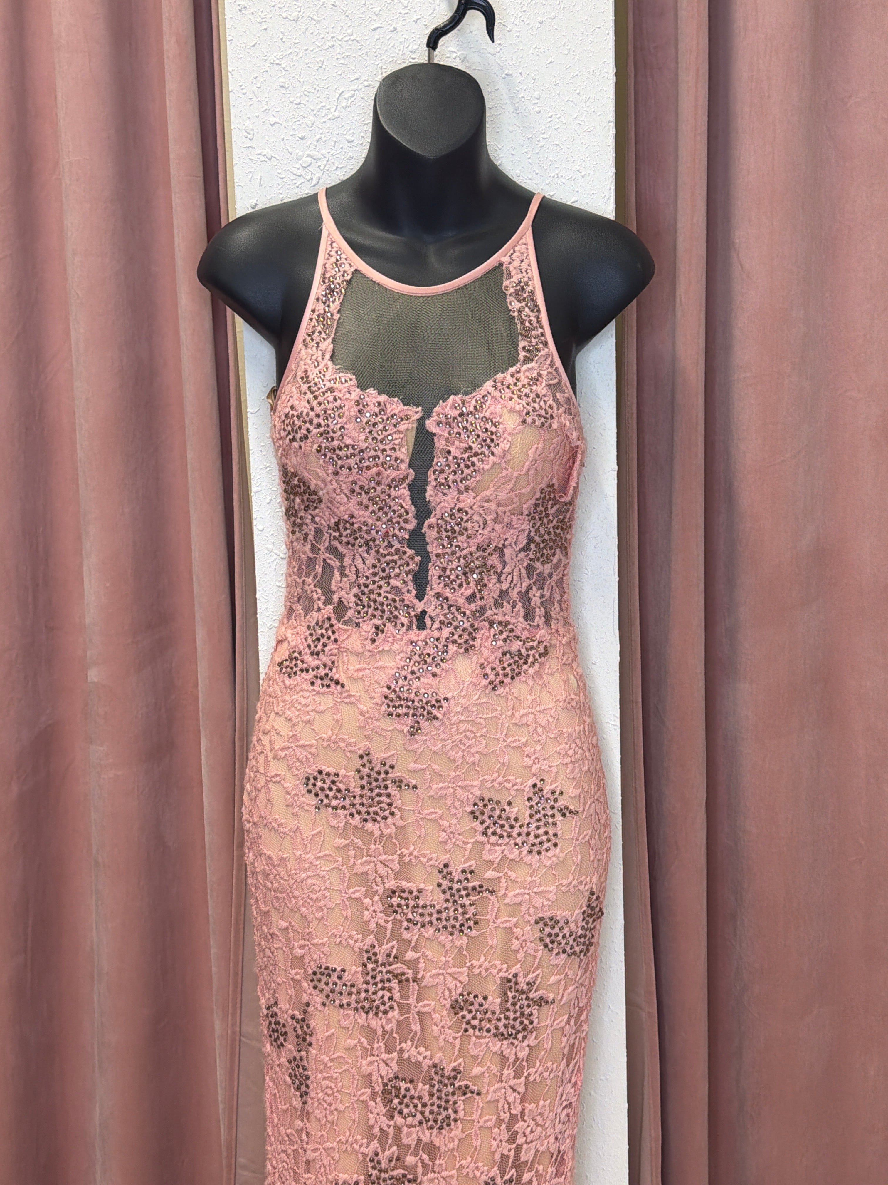 602701 / Pink / 2 / Romance