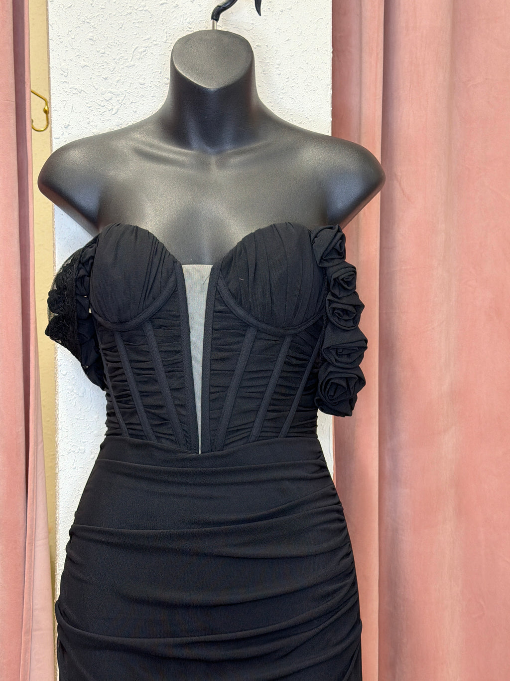 90391/Black/2/Abby Paris