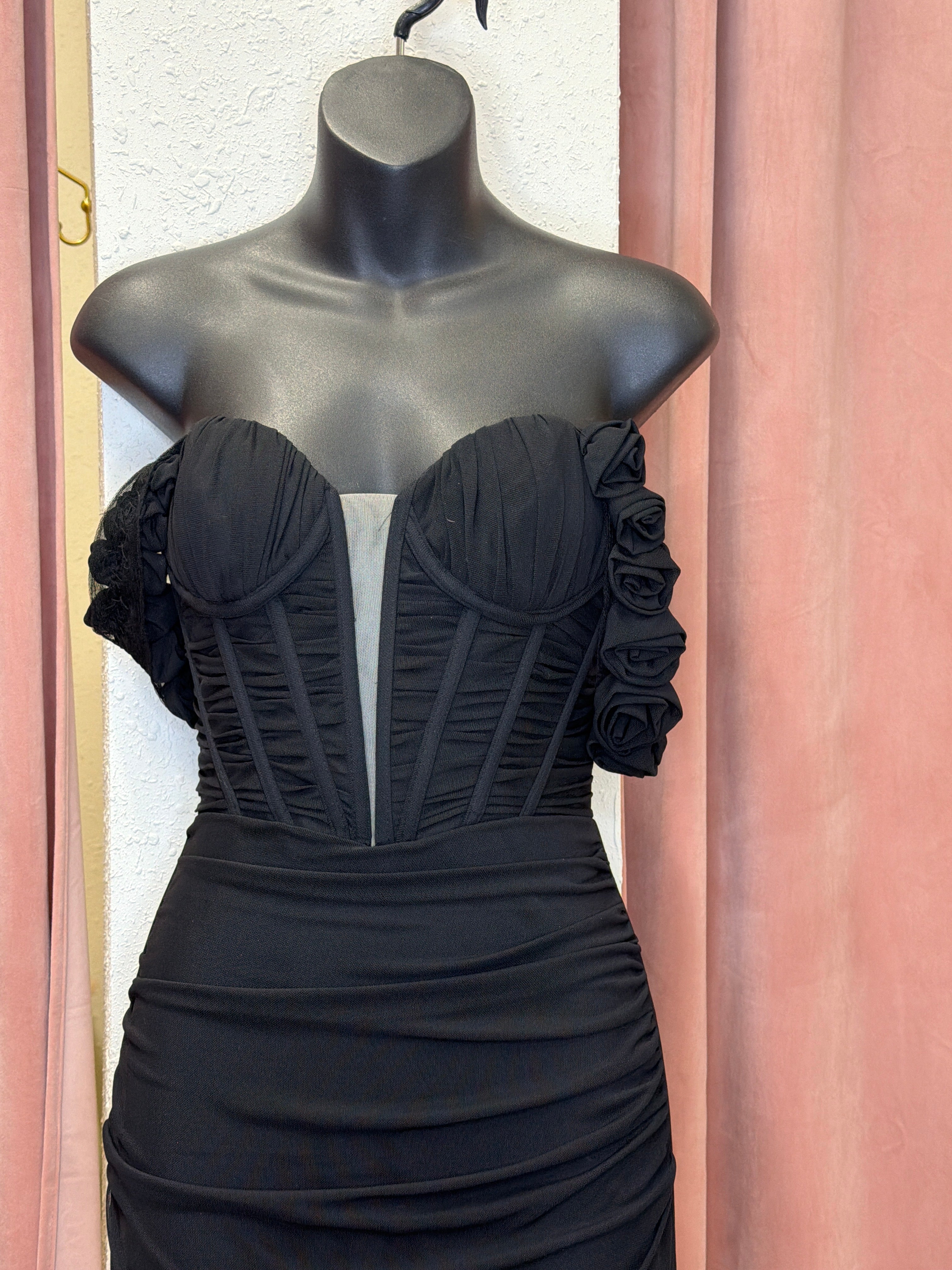 90391/Black/2/Abby Paris