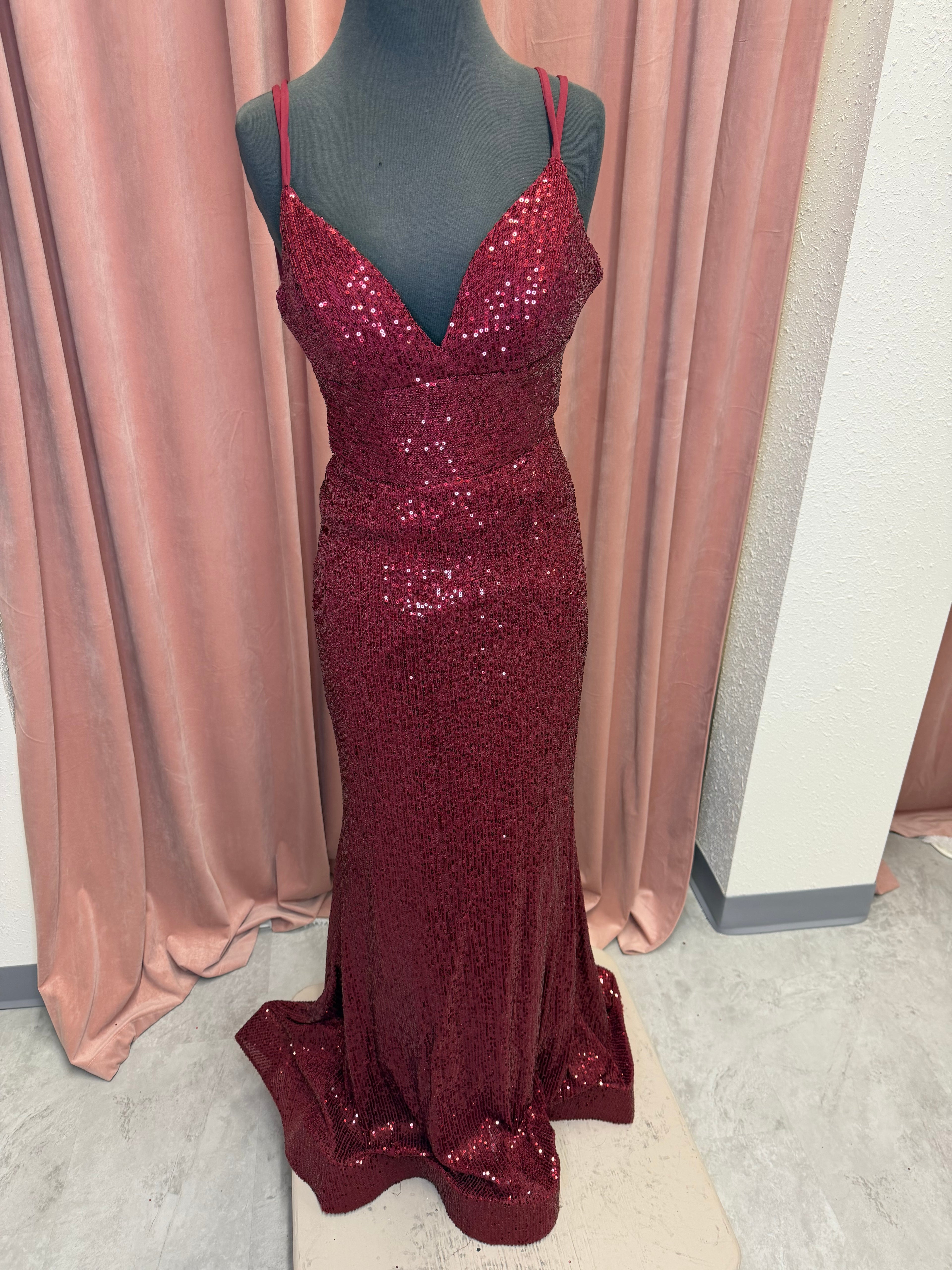 88586 / Wine Red / Size 4 / Amarra