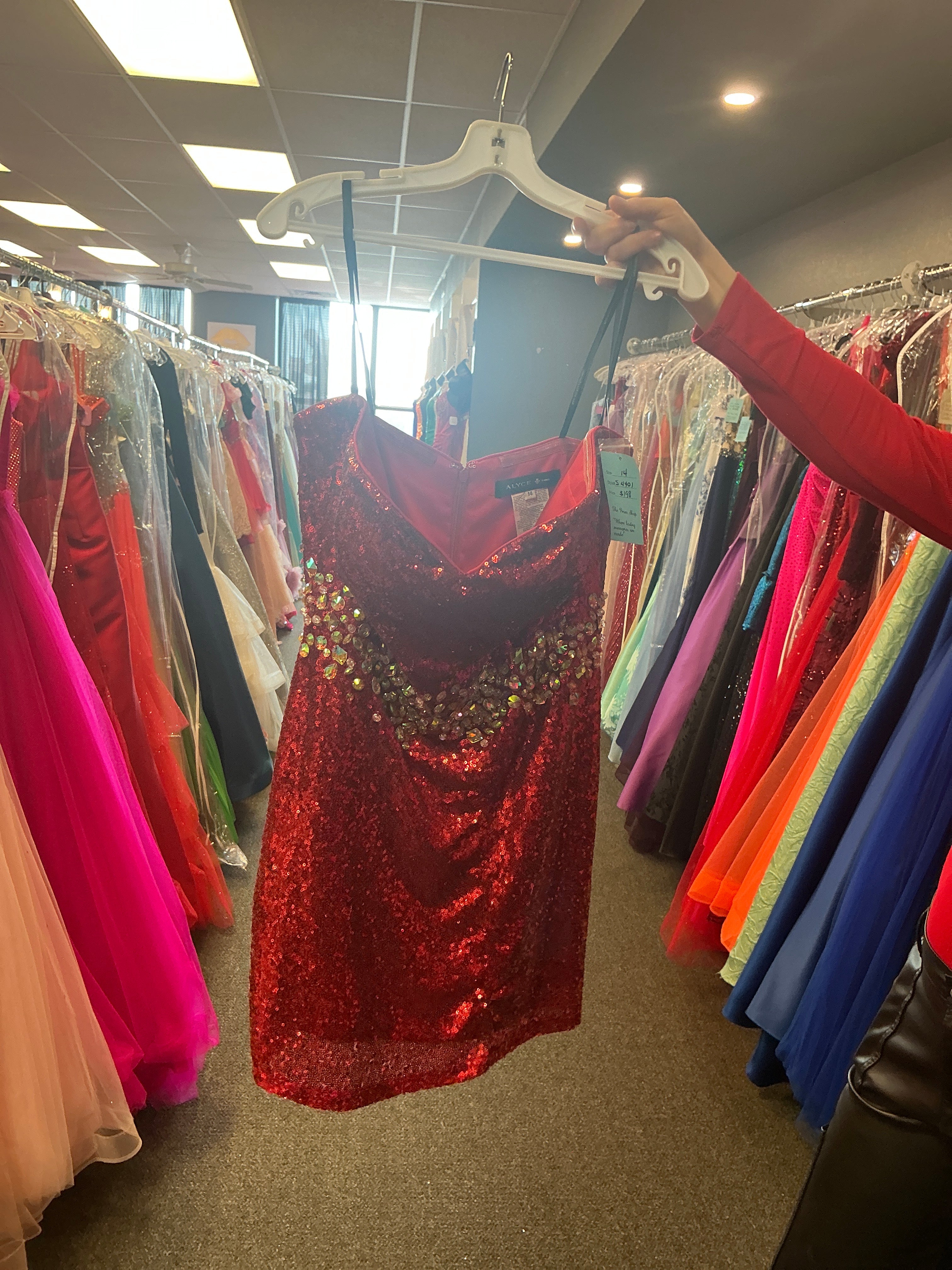 1044/ Red/ 14/ Alyce