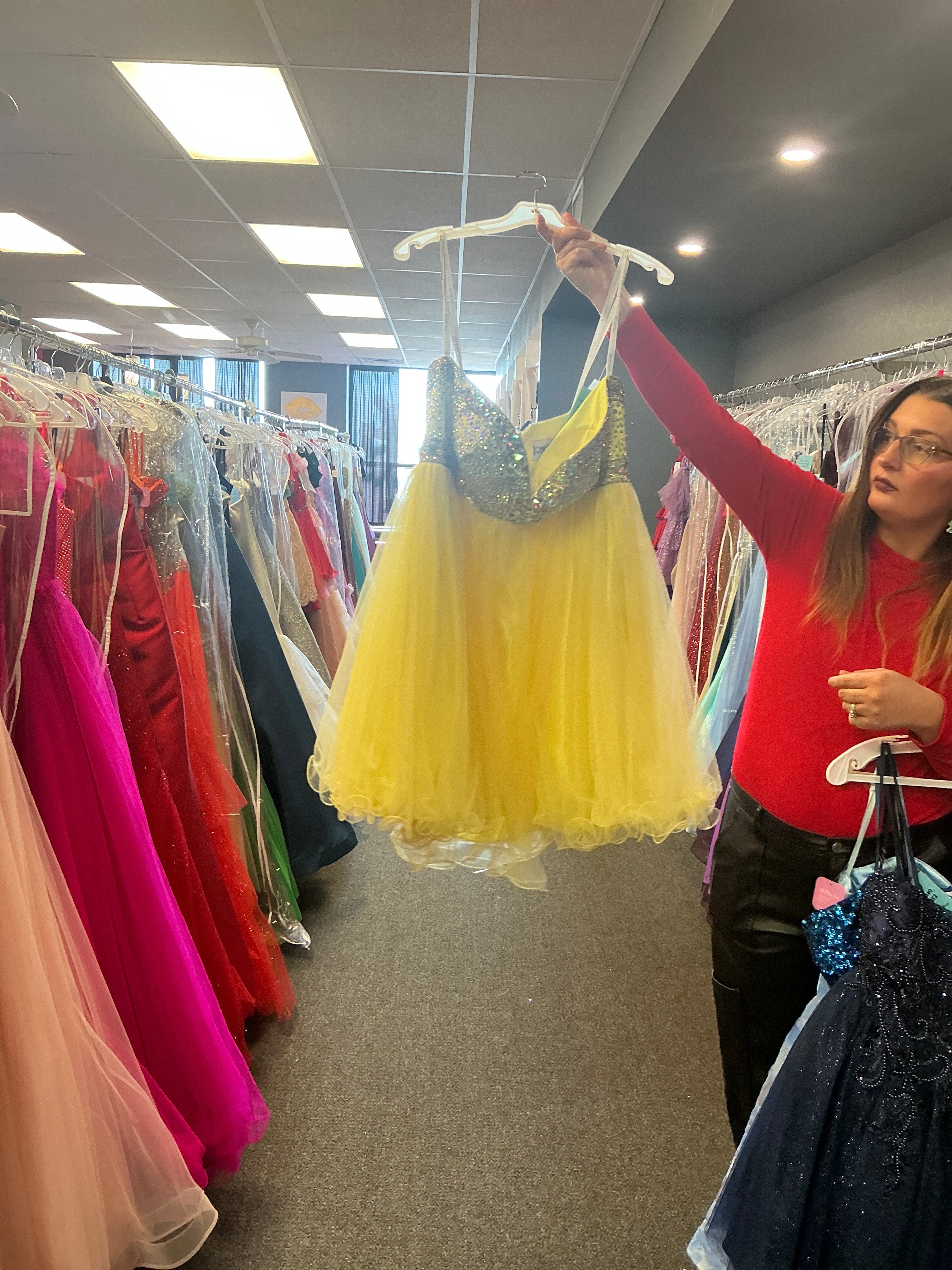 5802/ Yellow/ 14/ Tony Bowls