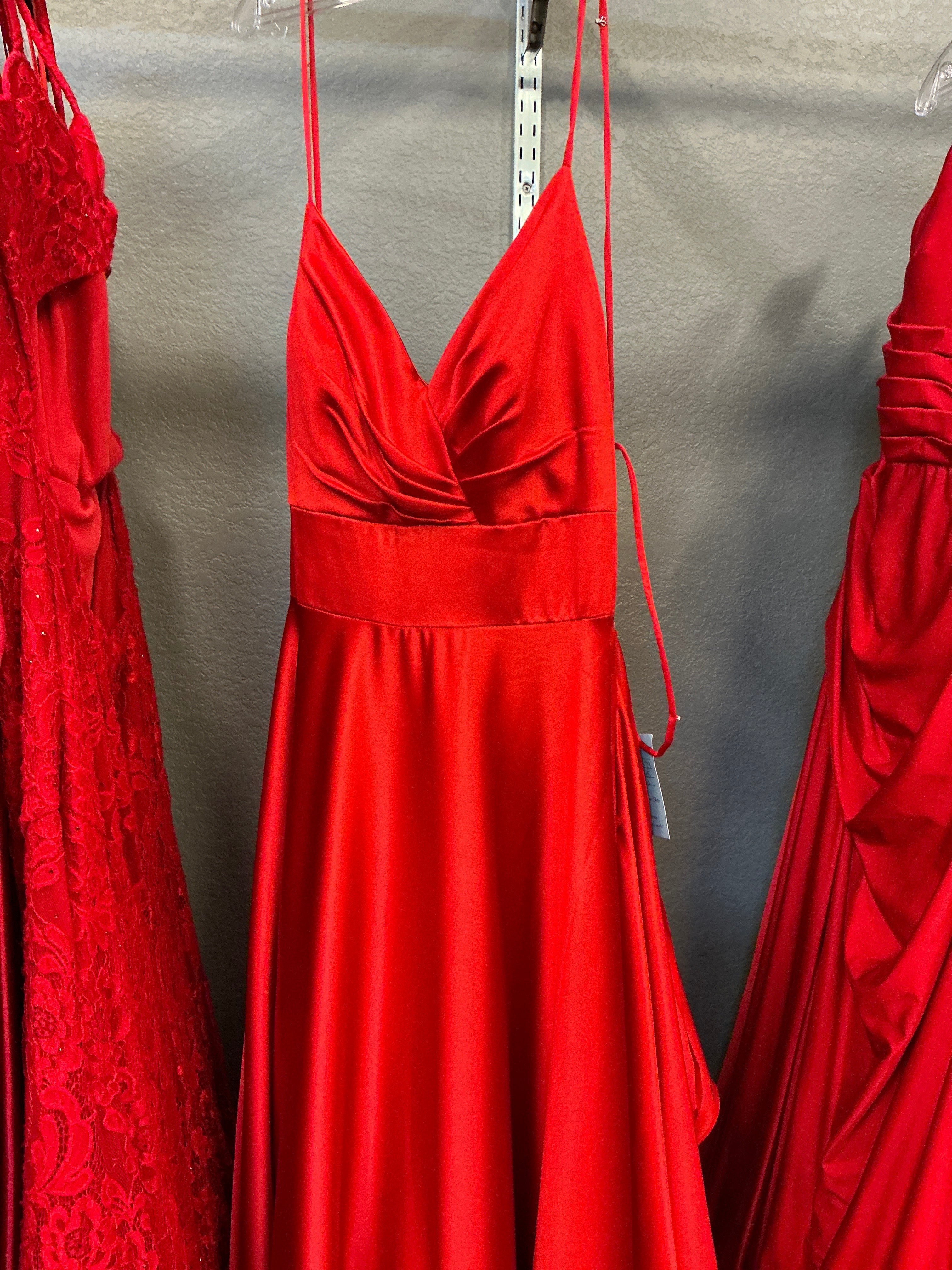 373921B / Red / 16 / Val Stefani
