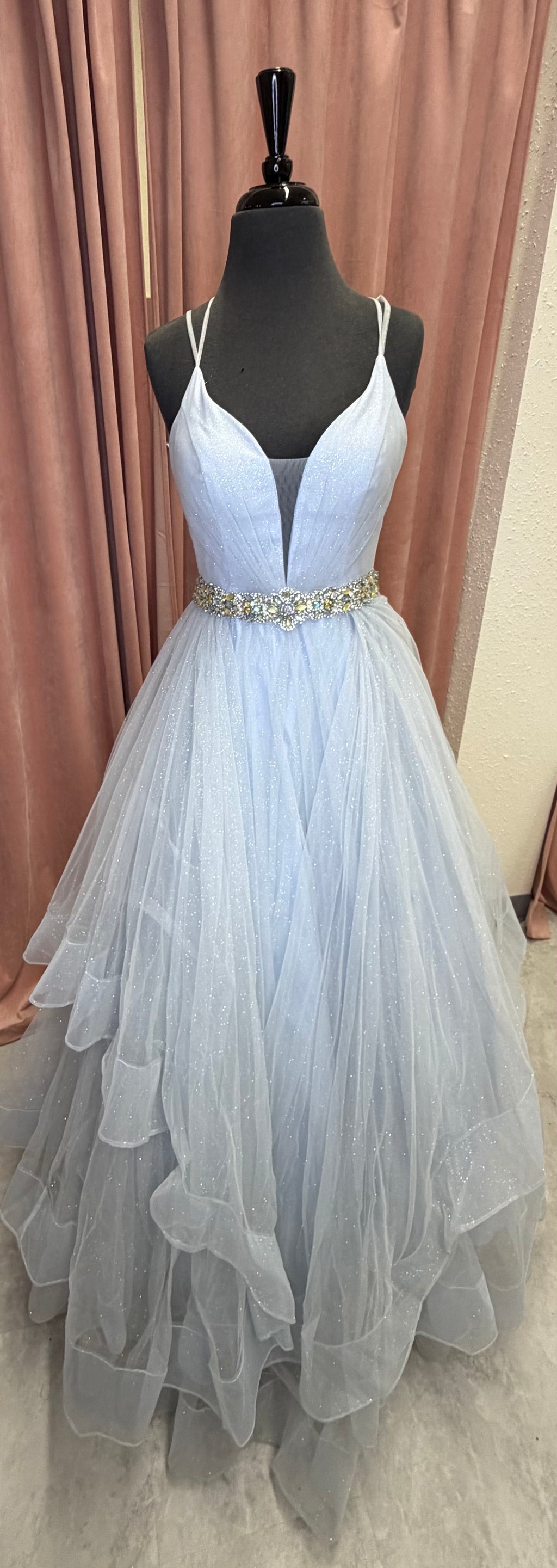 61202 / Glacier Blue / Size 4 / Alyce