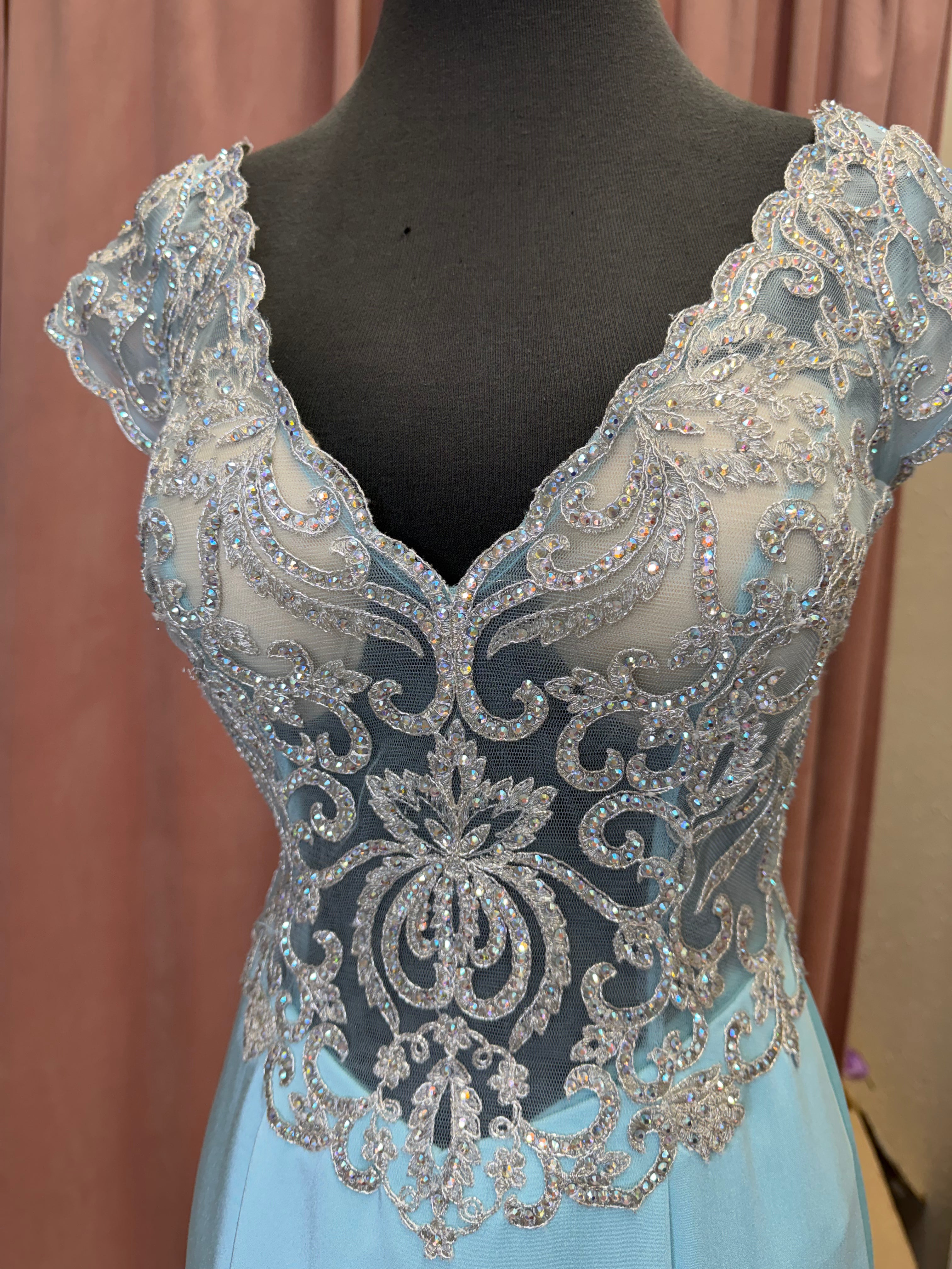 53185 / Mint / Size 4 / Jovani