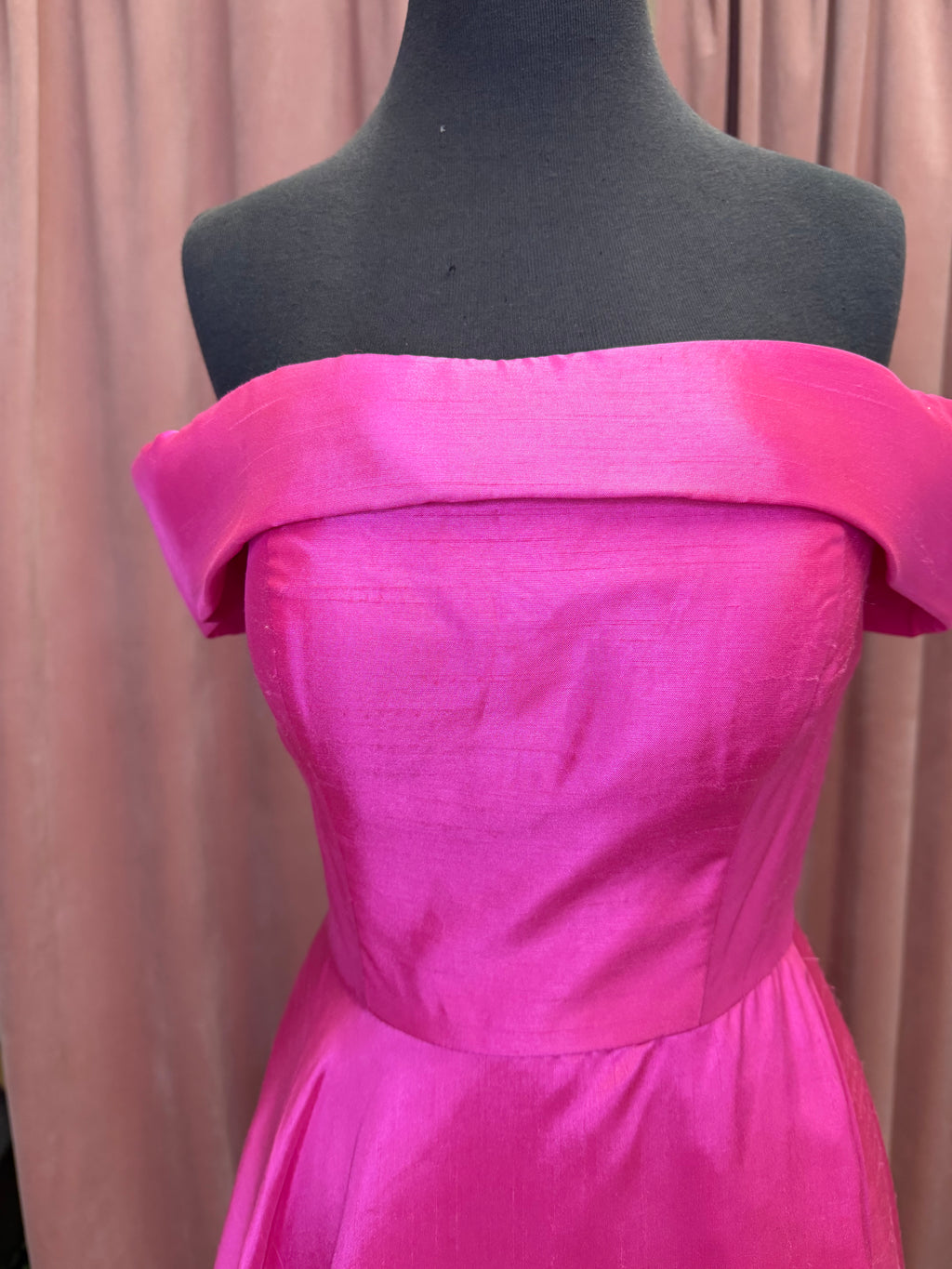 50072 / Hot Pink / Size 4 / La Femme