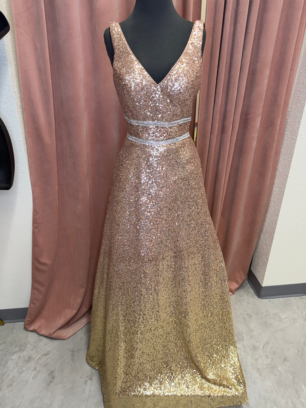 8043 / Rose & Ombre / Size 4 / Temptation