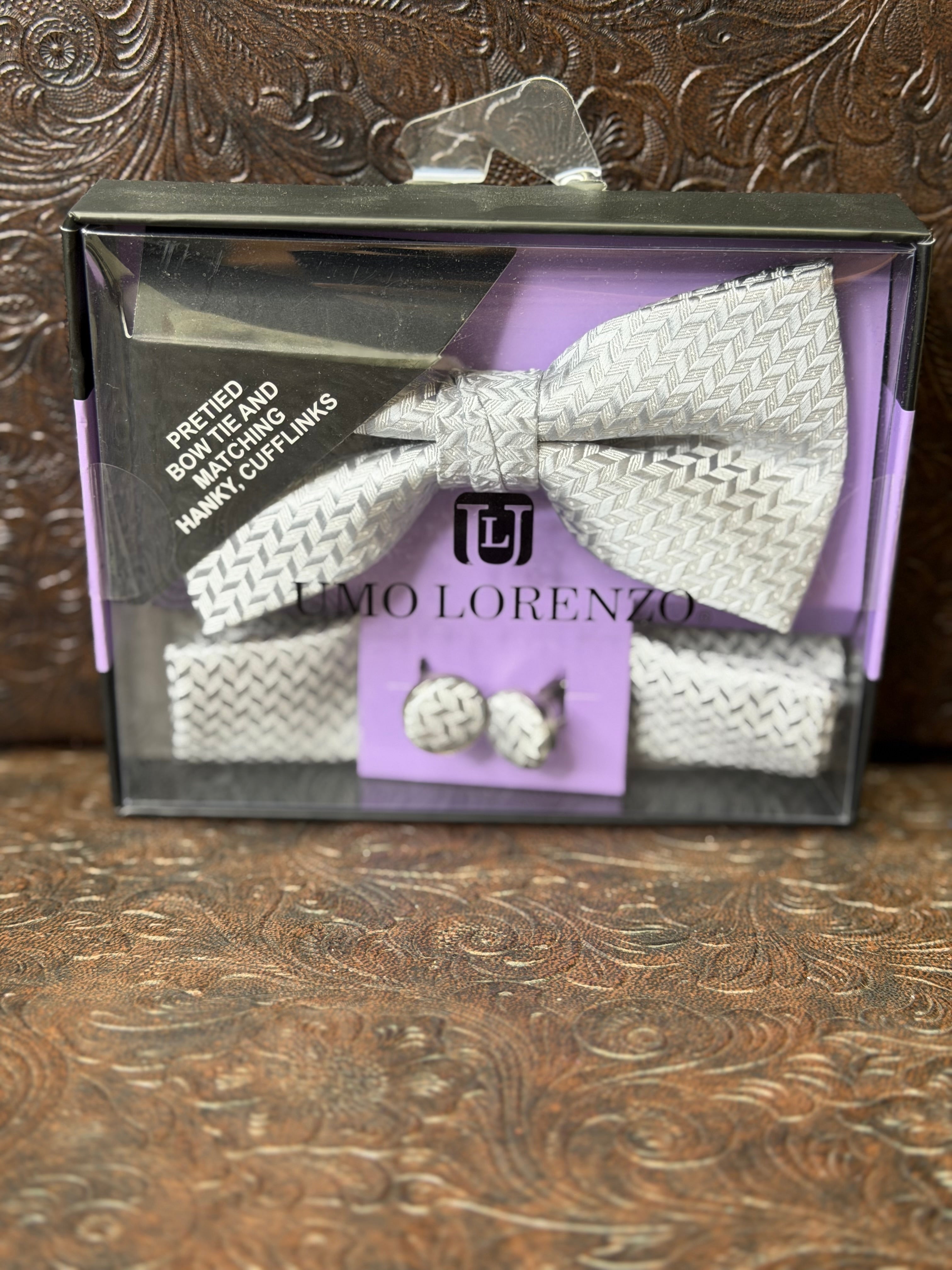 Silver bowtie