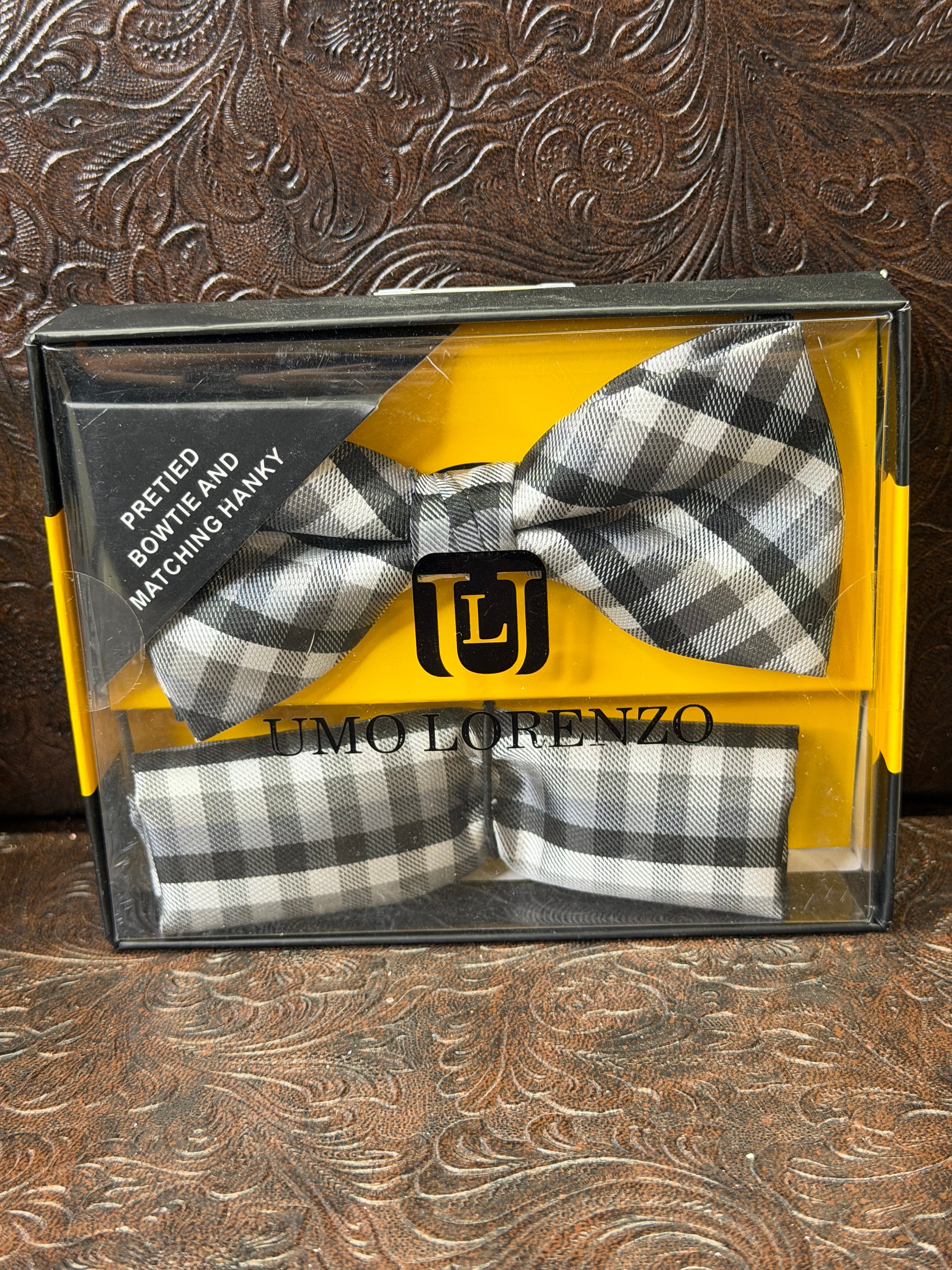 Black and White Plaid Print