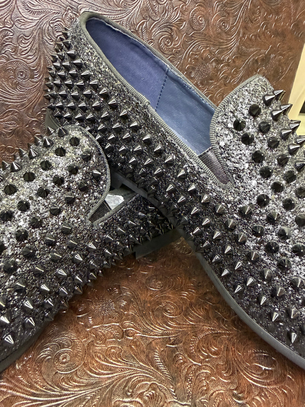 Luxor-3BL Black Spike